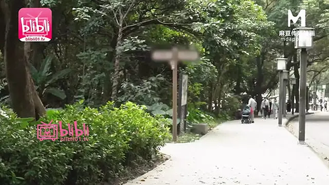 Thailand beauties enjoy threesome with big cock🌭 courier; wife reaches peak