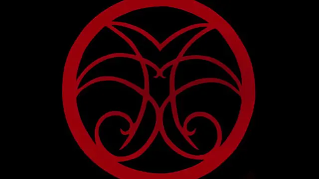 Two sexy mistresses get their feet worshiped by a lucky slave - DOLLSCULT