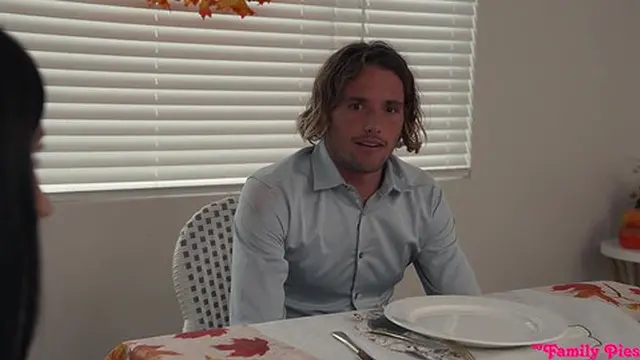 Thanksgiving step fucking (Jessie Saint &mdash;  Katie Kush)