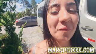 A primeira vez que gozei dentro da buceta da putinha amiga da minha mulher e ela filmou tudo