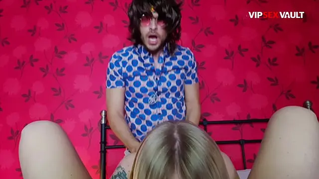 Lesbian Sex Tutorial with Blonde Step Sisters - VIP SEX VAULT