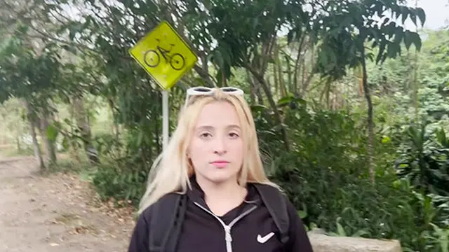 White chick finds herself at freak′s place for a wild anal👌 orgy