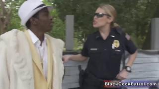 Criminals Conquer White Whorenader’s Pussy✌