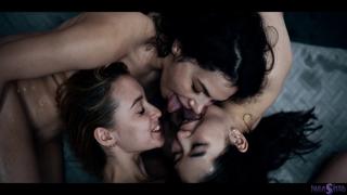 Two girls go wild, tongues deep, squirt galore, pussy🌮️ playtime