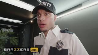 Security Guys Teach Naughty😈 Girl Mellanie Monroe How to Get R*ped for Trying to Steel